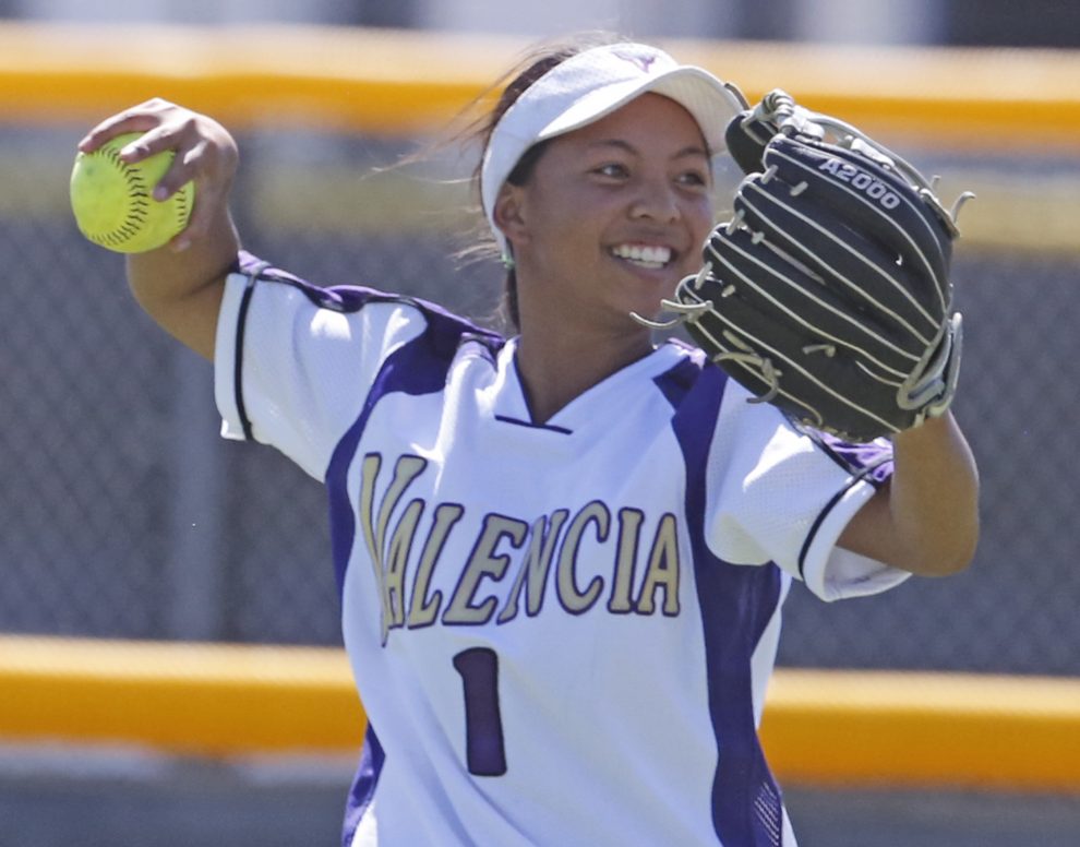 Valencia softball gets by Great Oak in 1st round