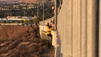 Good Samaritans help deputies, firefighters save man from bridge