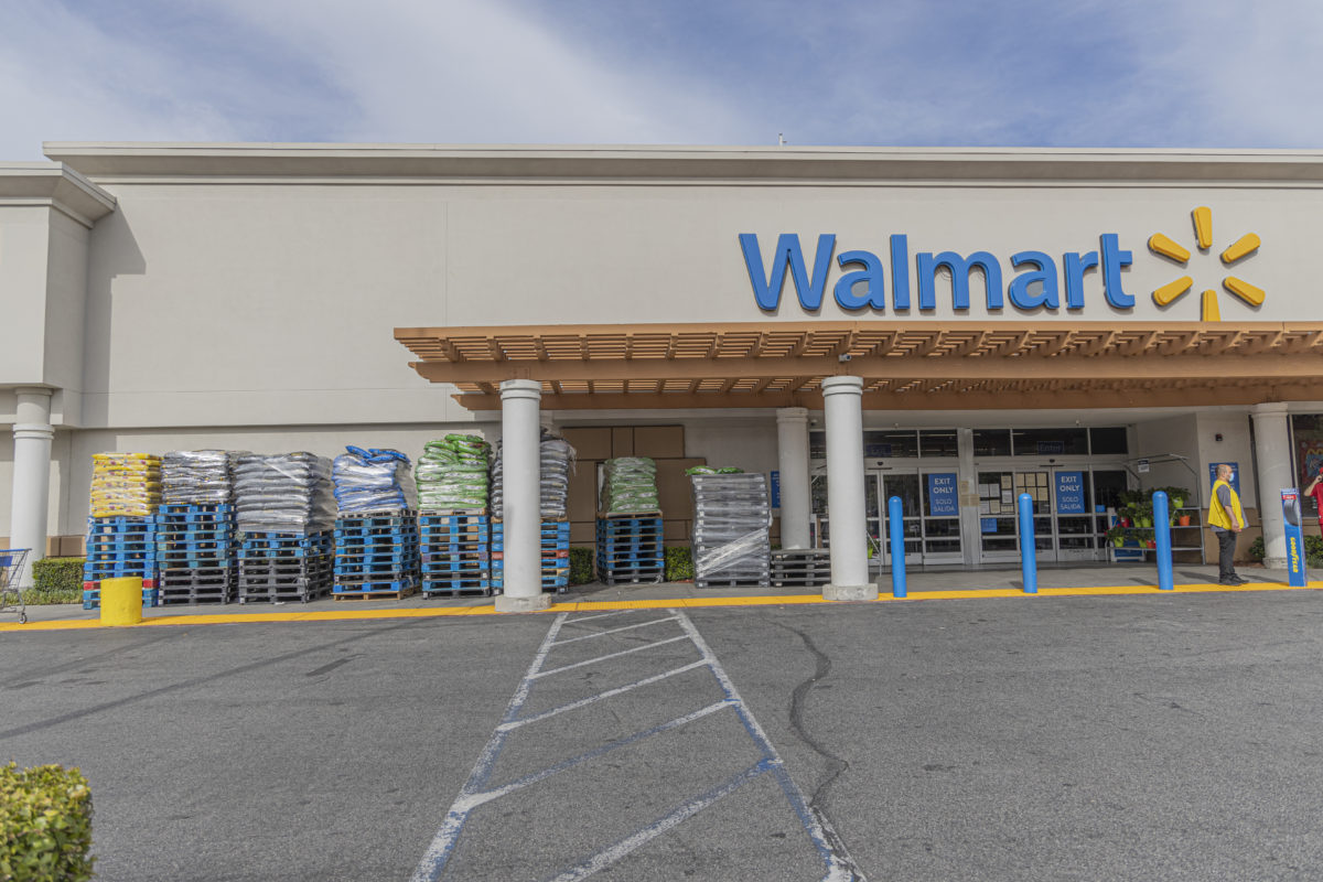 Walmart in Stevenson Ranch boards up windows