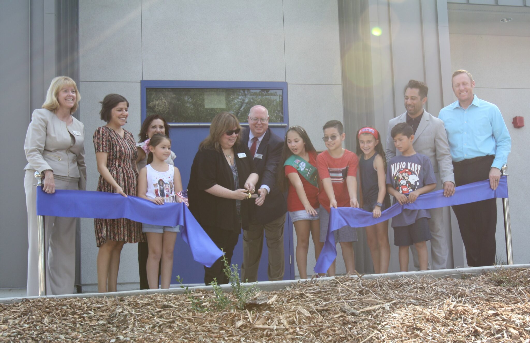 Sulphur Springs Elementary cuts ribbon for new playground, classrooms