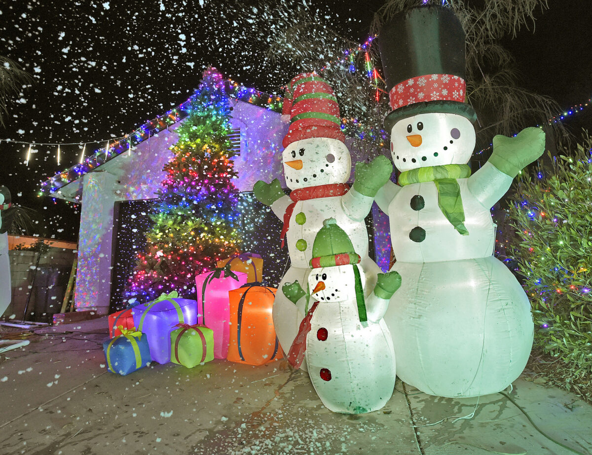 SCV Holiday Lights Tours, extravaganzas and superhomes