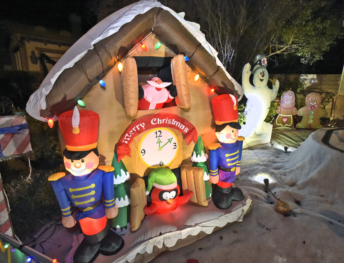 SCV Holiday Lights Tours, extravaganzas and superhomes