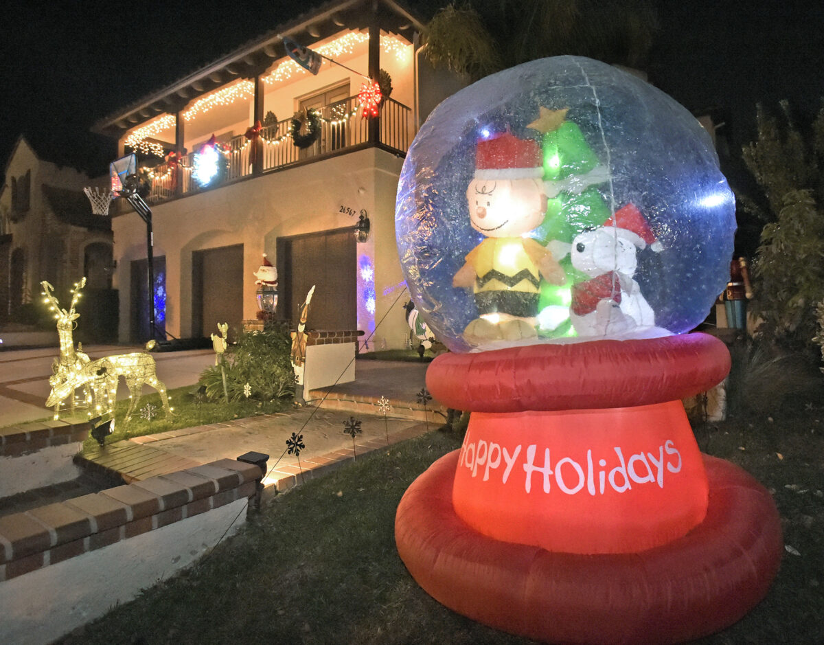 SCV Holiday Lights Tours, extravaganzas and superhomes