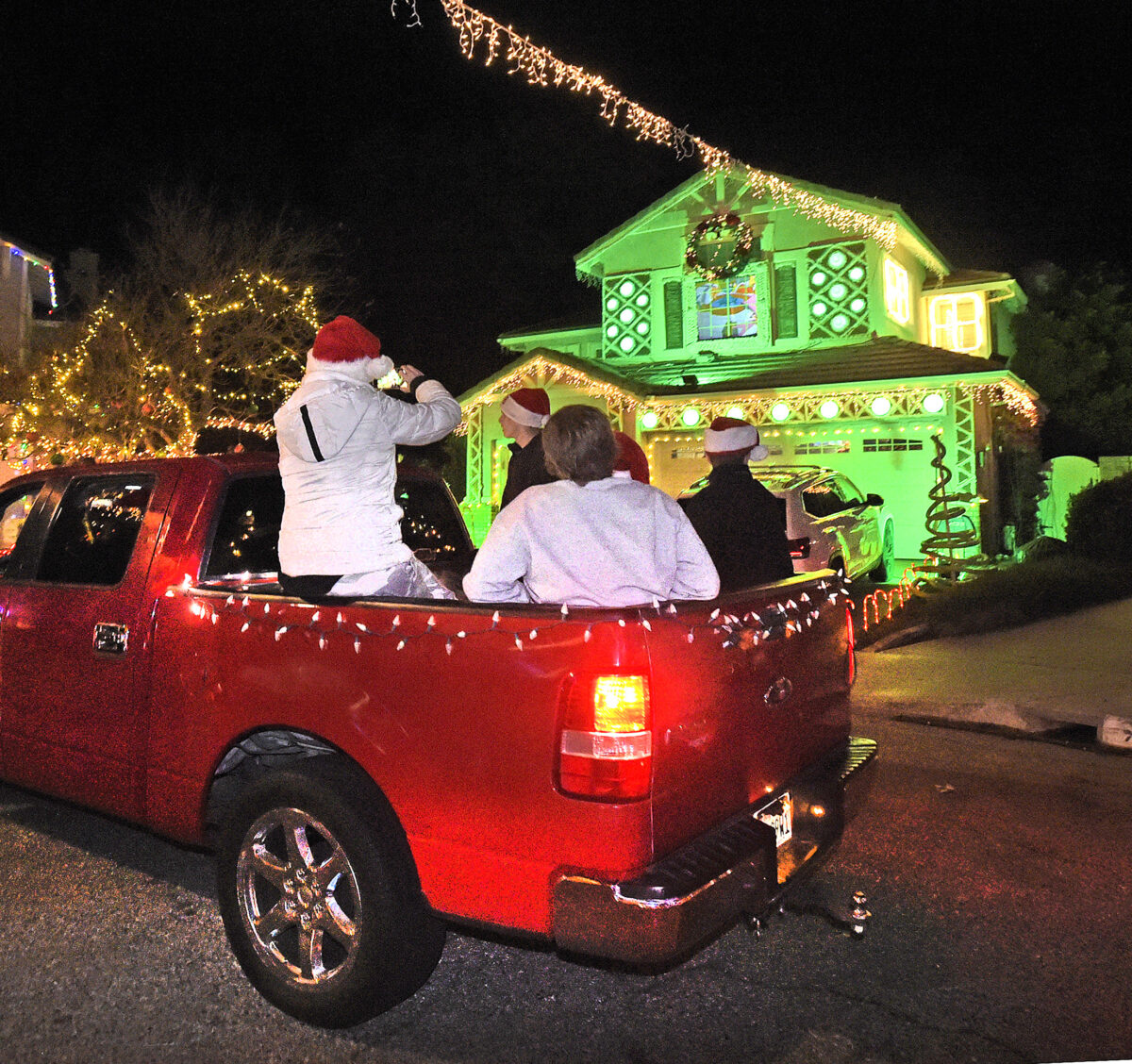 SCV Holiday Lights Tours, extravaganzas and superhomes