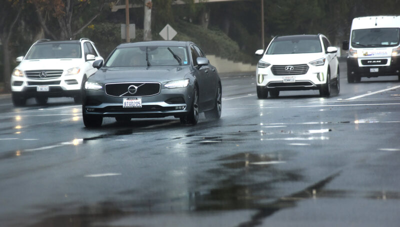 A light rain falls on McBean Parkway in Valencia on Saturday, 123122.  