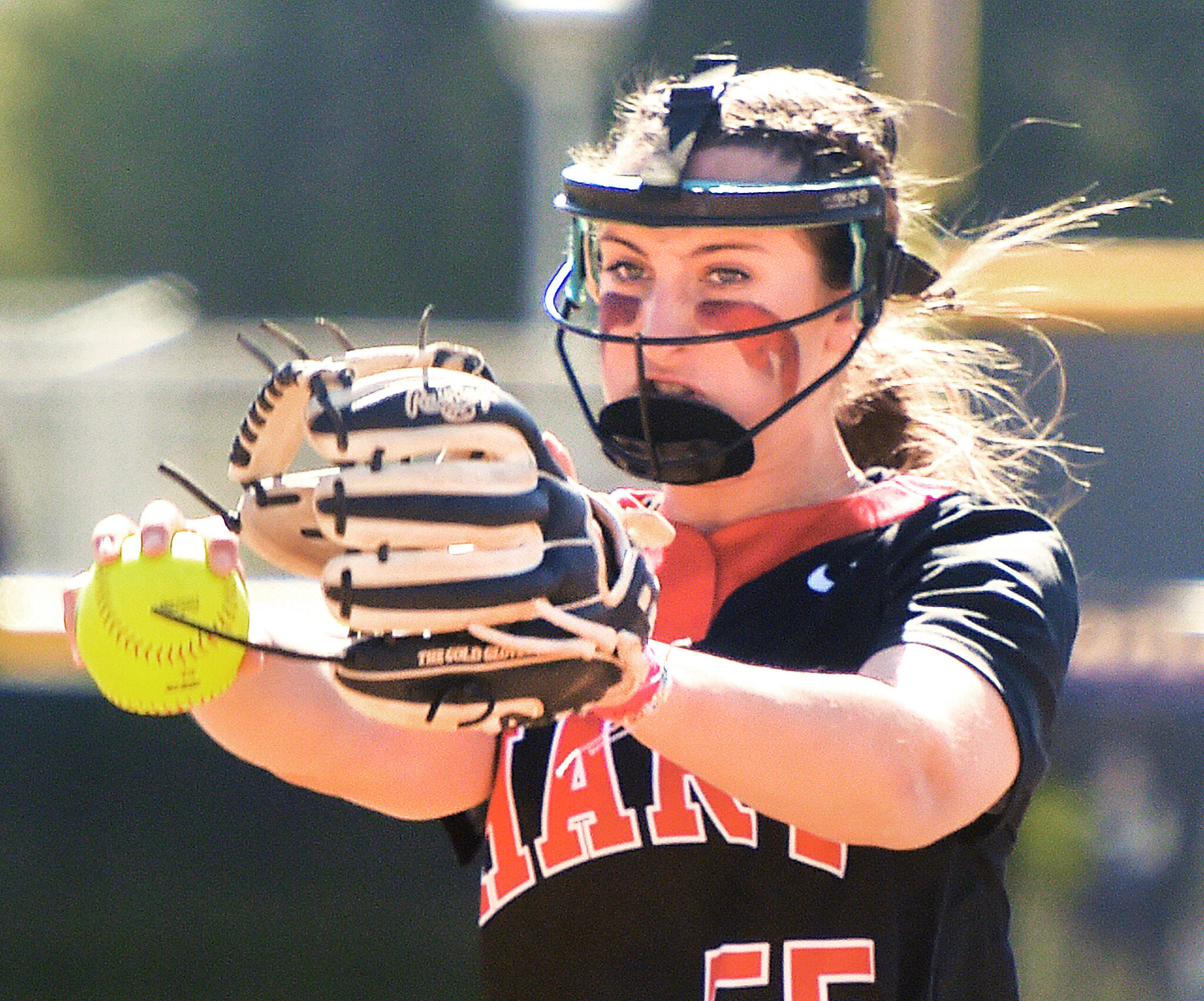 Valencia softball hands Hart first league loss