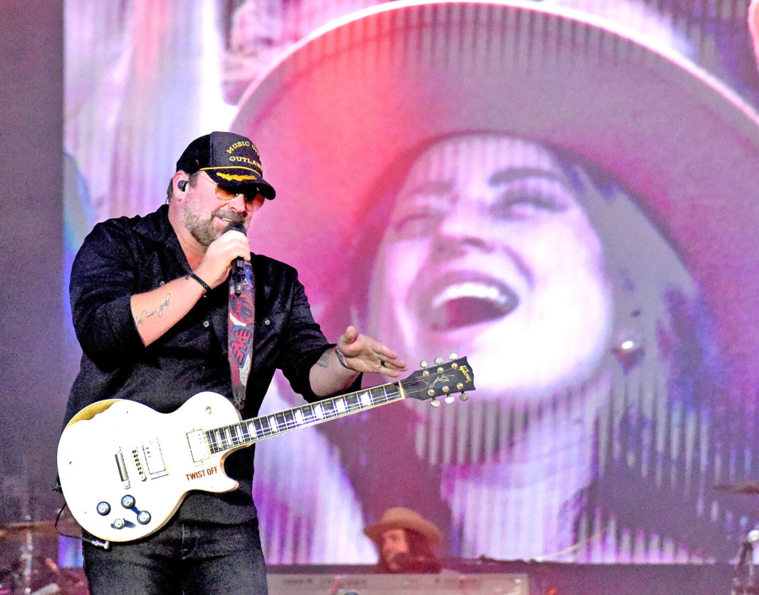 Boots, Brews and Brice Lee Brice performs in SCV for crowd of 8,000 at