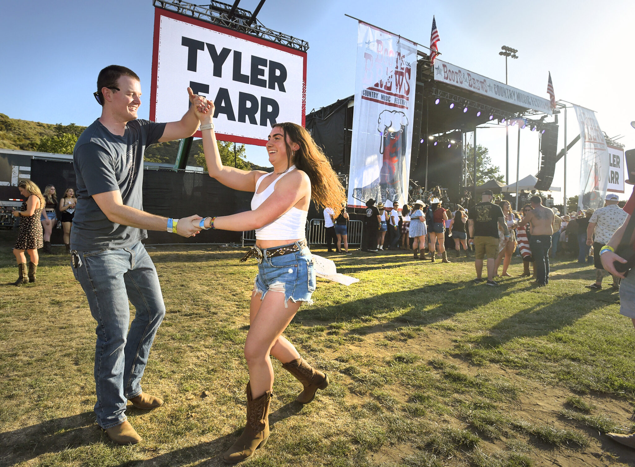 Boots, Brews and Brice Lee Brice performs in SCV for crowd of 8,000 at