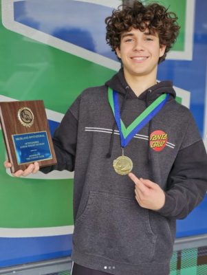 Valencia High School wrestler Evan Payne won his bracket and earned the Most Outstanding Wrestler at the Highland Tournament. Courtesy photo.