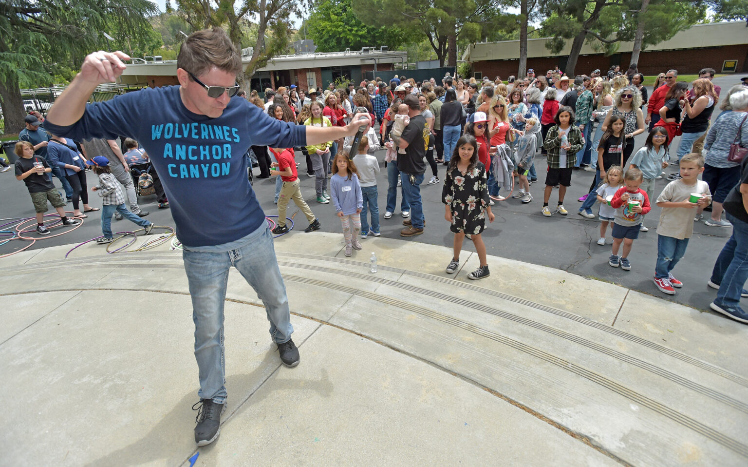 From past principals to current students, Santa Clarita Elementary bids