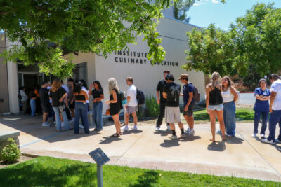 College of the Canyons Institute for Culinary Education (iCuE) students kicked off the semester recently by serving hundreds of their fellow students a free lunch at the “Fuel Up Station” on the Valencia campus. The free student dinner meal was a result of iCuE’s commitment to the United Nations’ Goal 2: Zero Hunger campaign, which aims to end hunger and all forms of malnutrition by 2030. Photos by Stephanie Corral/COC Public Information Office