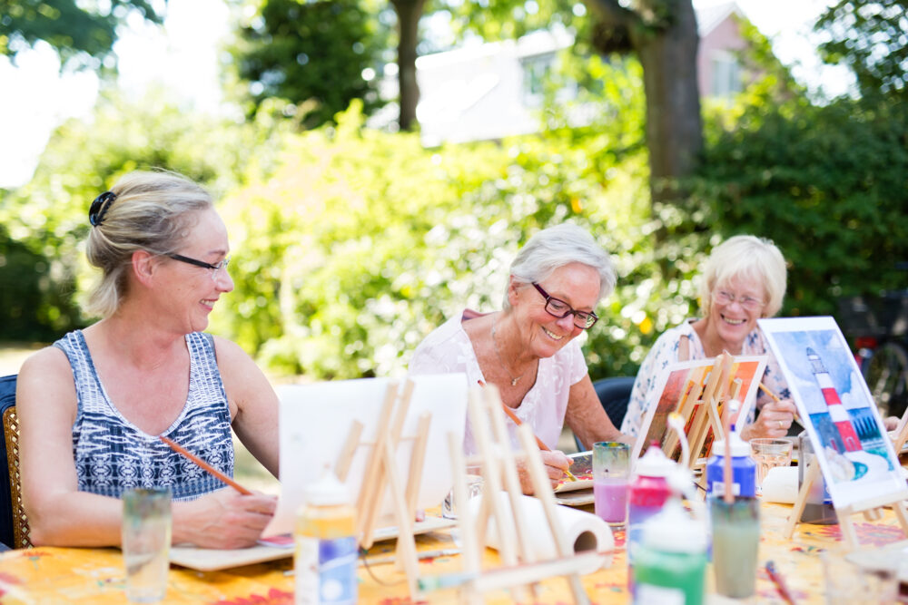 So many different activities can be found at the local senior centers and libraries. While learning or perfecting a craft, you’ll also have the opportunity to meet people. ©ADOBESTOCK