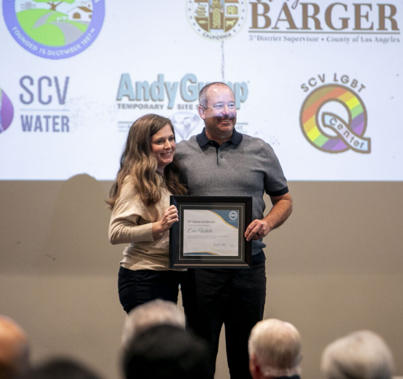 Emily White recognizes her husband, Eric, during the SCV Chamber of Commerce's 15th annual "Salute to Patriots" event at Bella Vida on Wednesday, Nov. 5, 2025. Habeba Mostafa/ The Signal