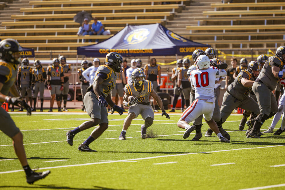 College of the Canyons closed out its 2025 football season with a 17-10 win over Bakersfield College at Cougar Stadium on Saturday, Nov. 8. Photo by Dylan Hancock/COC Sports Information.