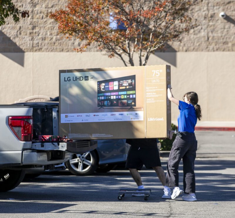 Shoppers visit retail stores during Black Friday on Nov. 28, 2025. Habeba Mostafa/The Signal