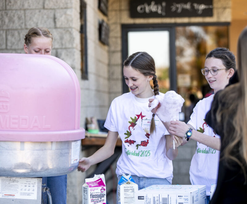 Volunteers served food, drinks and snacks at the 20th annual "Festividad for Christ" event at Faith Community Church on Dec. 20, 2025. Habeba Mostafa/ The Signal