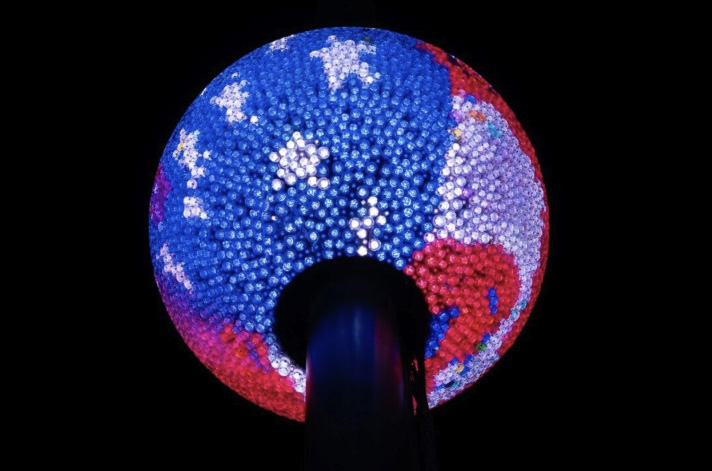 Read more about the article Americans drop everything (and anything) to celebrate New Year’s Eve 