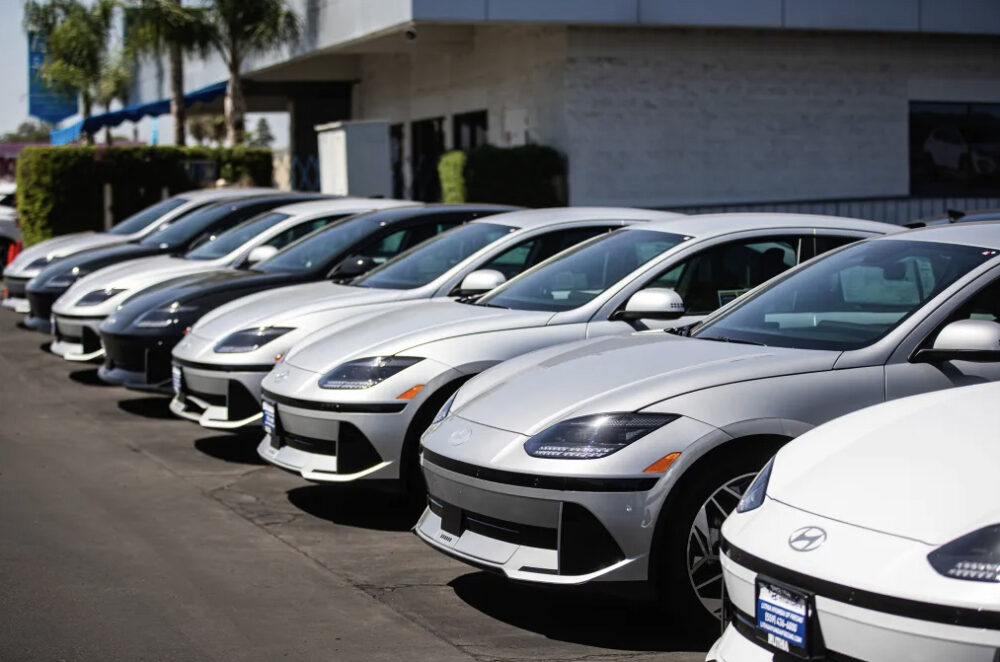 A line up of electric vehicles at a Hyundai dealership in Fresno on Sept. 7, 2023. Photo by Larry Valenzuela, CalMatters/CatchLight Local