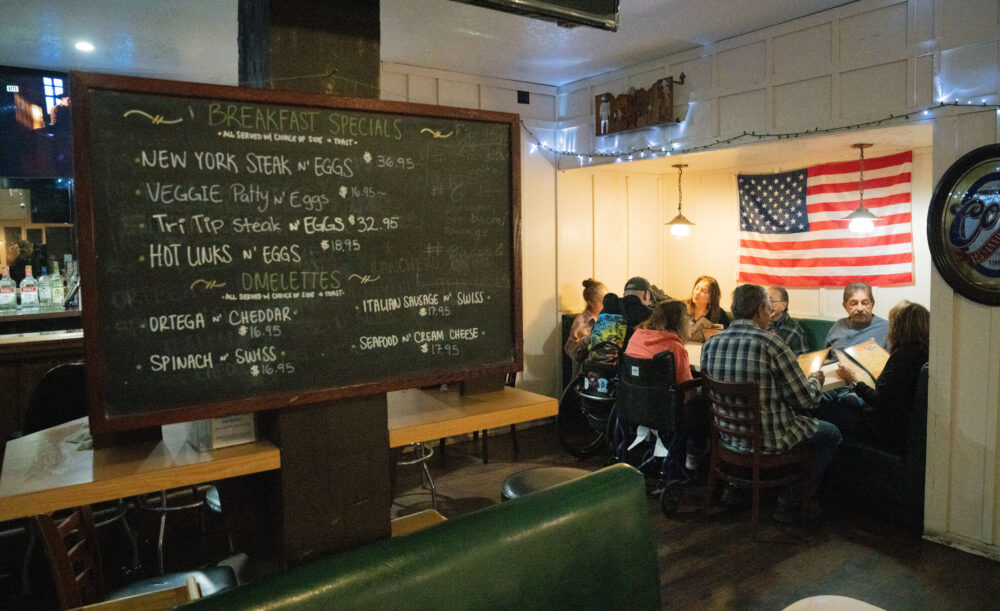 The Saugus Cafe is full of people having one final meal on Jan. 2, 2026 following the announcement of its permanent closure after an almost 140 year run. Katherine Quezada/The Signal