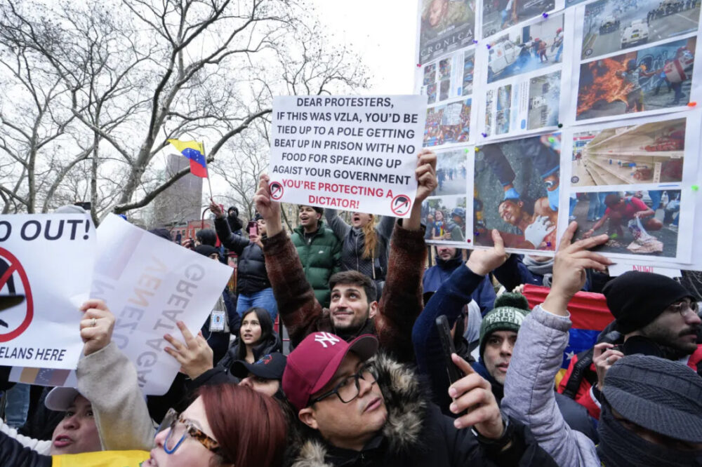 Read more about the article Schumer: Senate will vote on war authorization in Venezuela 