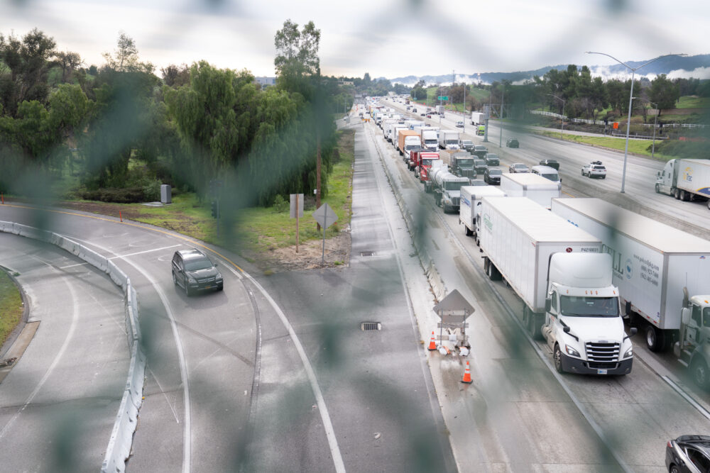 Read more about the article Person dies in early-morning crash on I-5  