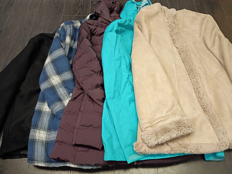 Valencia Town Center collected 125 new and gently used coats during its participation in the nationwide One Warm Coat “Share the Warmth” drive. Courtesy photo.