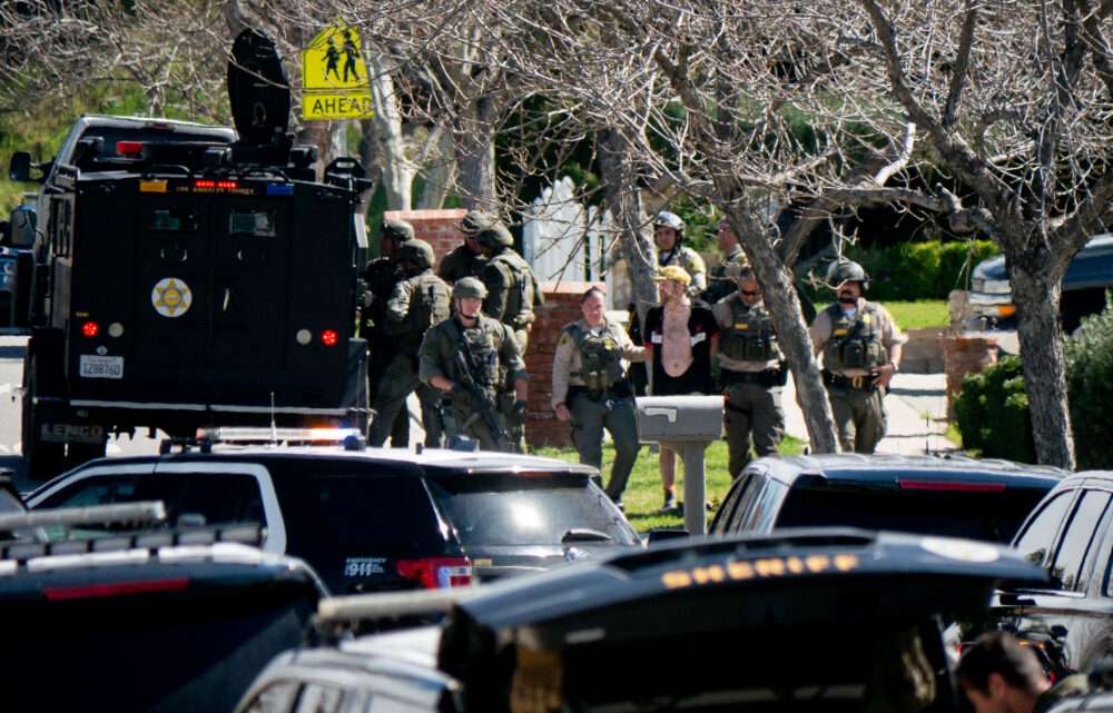 The Los Angeles County Sheriff’s Department Special Enforcement Bureau responds to a barricaded situation that placed nearby schools in Saugus on lockdown on March 4, 2026. Katherine Quezada/The Signal