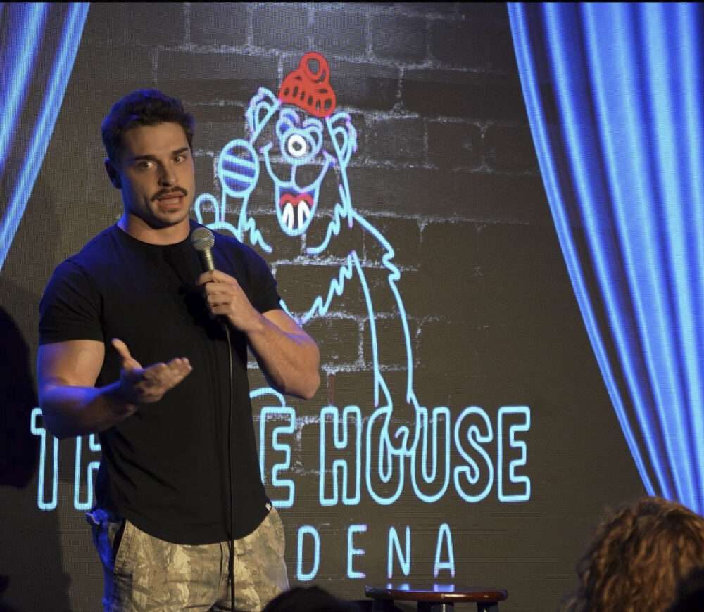 Read more about the article Hart grad goes through lengths — and depths — to find love in dating show 