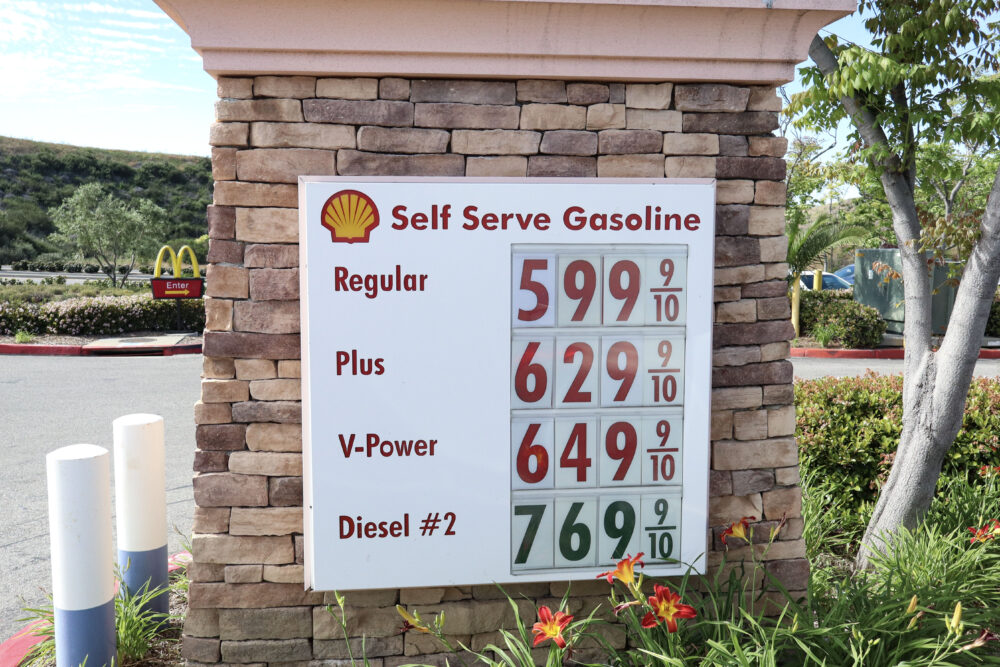 Read more about the article Trump says he supports suspending gas tax 