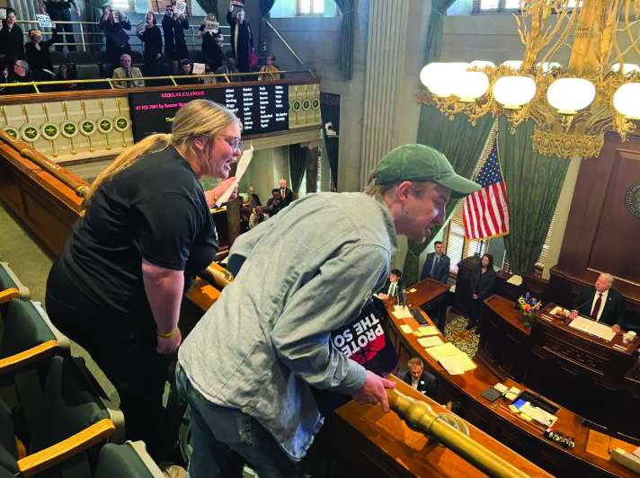 Read more about the article Tennessee lawmakers pass bill to carve up state’s lone blue district 