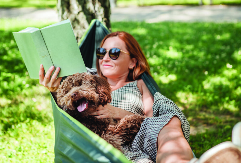 Every August 15, National Relaxation Day arrives without fanfare. However, this unofficial holiday offers a welcome invitation to breathe deeply and reclaim a moment of calm. ©iStock