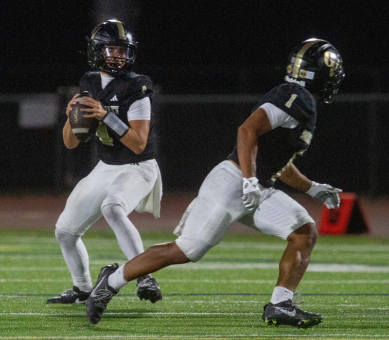 Golden Valley quarterback Jaxon Ray (4) and running back Aaron McCormick (1)  during the first half of Friday’s game against Crescenta Sept. 4, 2026. Katherine Quezada/The Signal