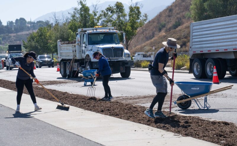 Over 50 volunteers joint the city of Santa Clarita to participate in the 5th annual Beautification Day and in an effrot to promote local volunteerism, on Saturday, Sept. 12, 2026. Katherine Quezada/The Signal